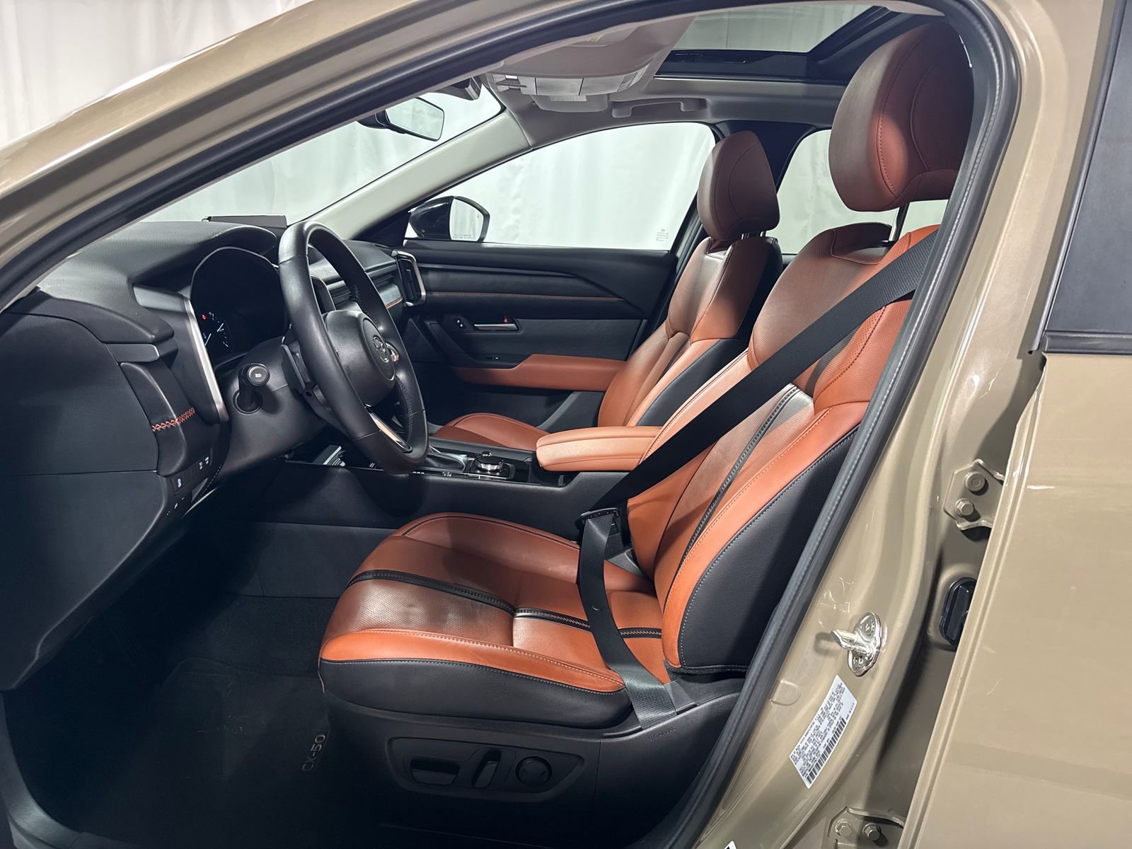 Used 2023 MAZDA CX-50 Meridian Edition image 3