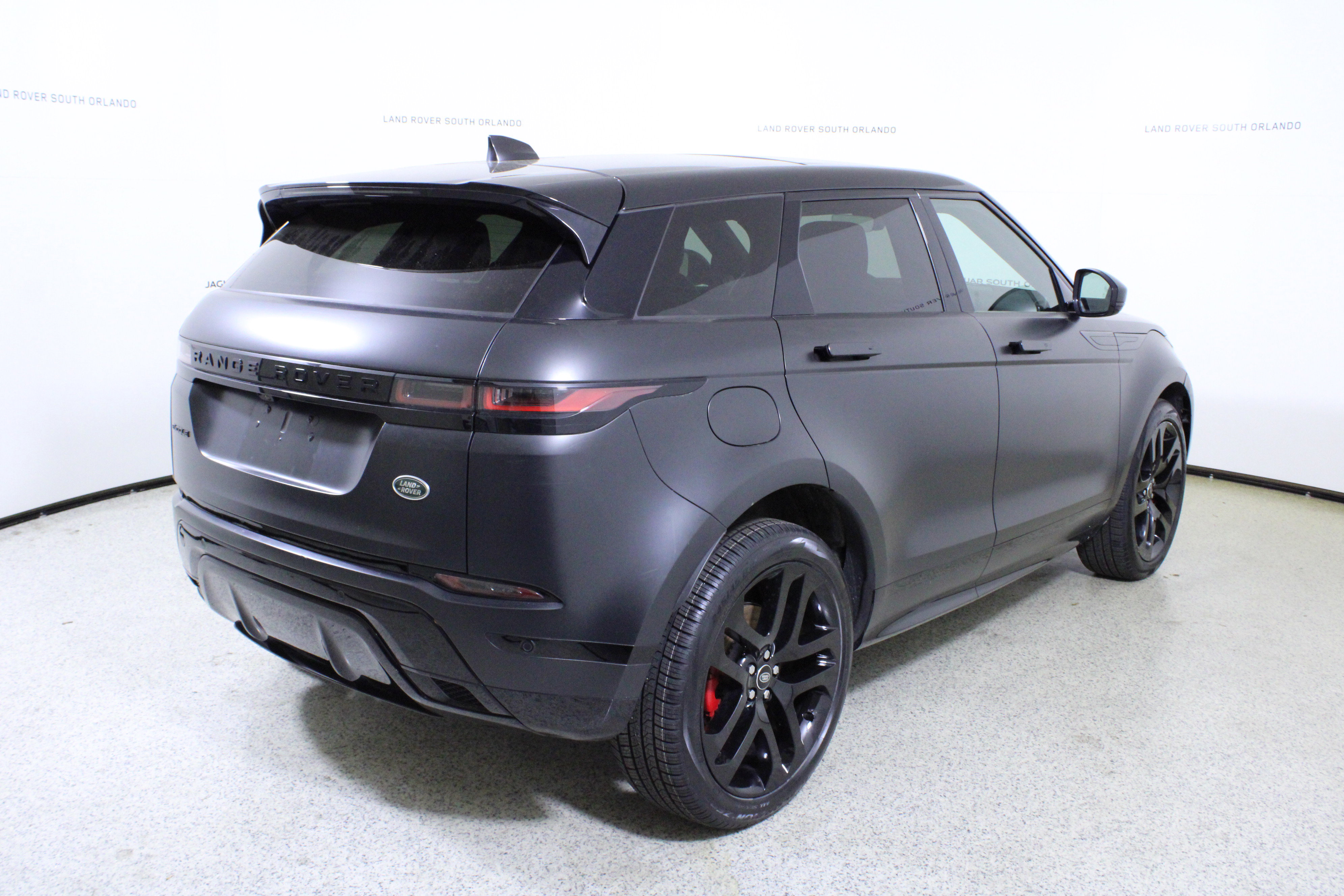 Used 2023 Land Rover Range Rover Evoque R-Dynamic SE image 7