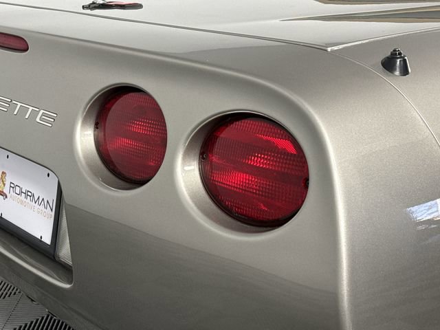 Used 2001 Chevrolet Corvette Convertible w/ Preferred Equipment Group2 image 21