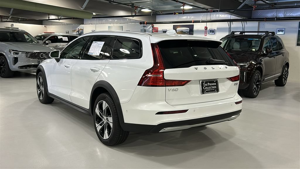 Certified 2025 Volvo V60 B5 Cross Country Plus AWD/4WD image 6