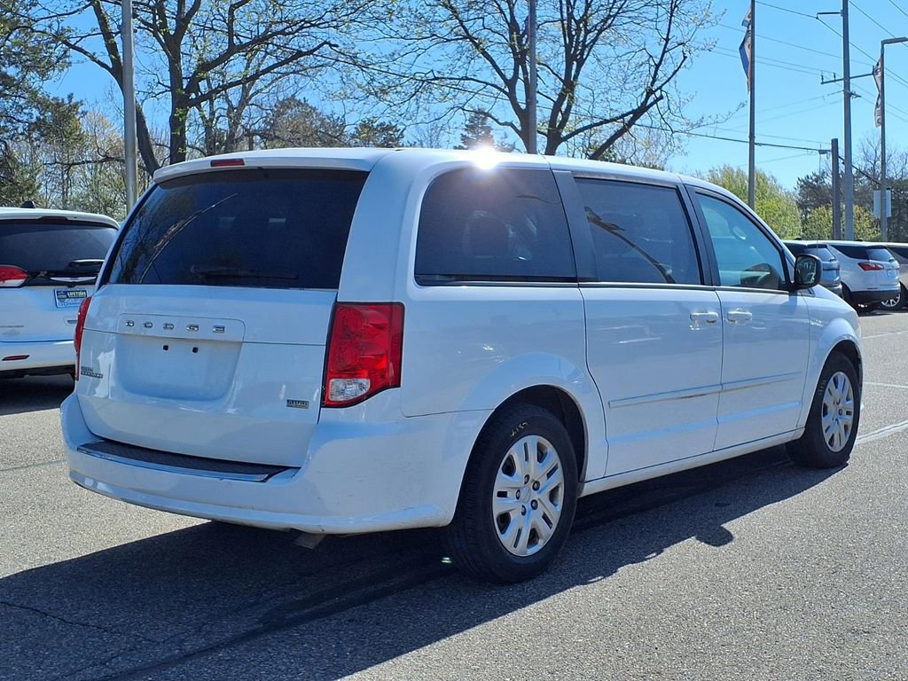 Used 2016 Dodge Grand Caravan SE w/ Quick Order Package 29E SE FWD image 4