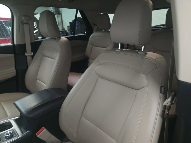 Used 2023 Ford Explorer XLT w/ Equipment Group 202A image 18