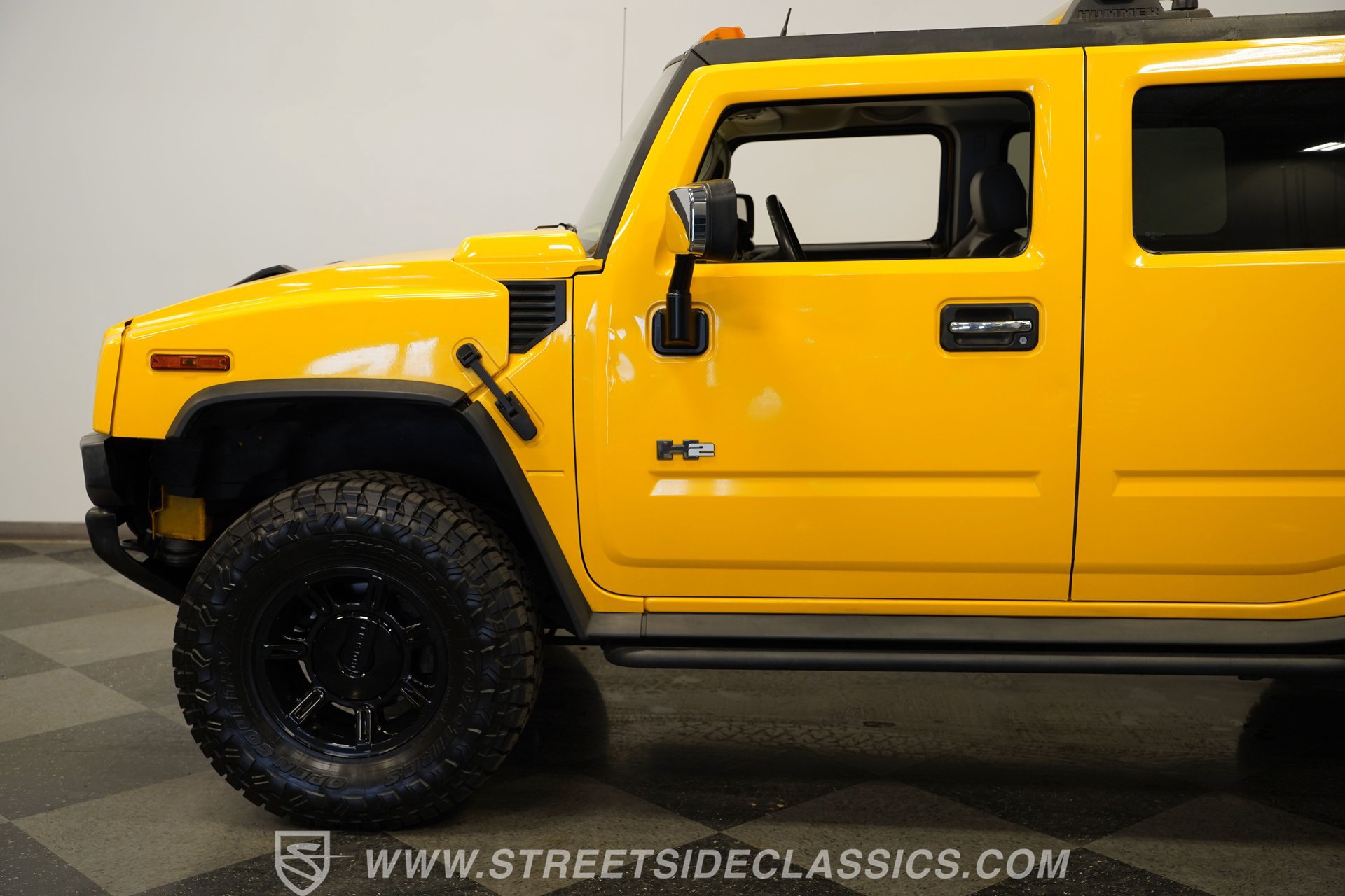 Used 2004 HUMMER H2 w/ Preferred Equipment Group AWD/4WD image 23