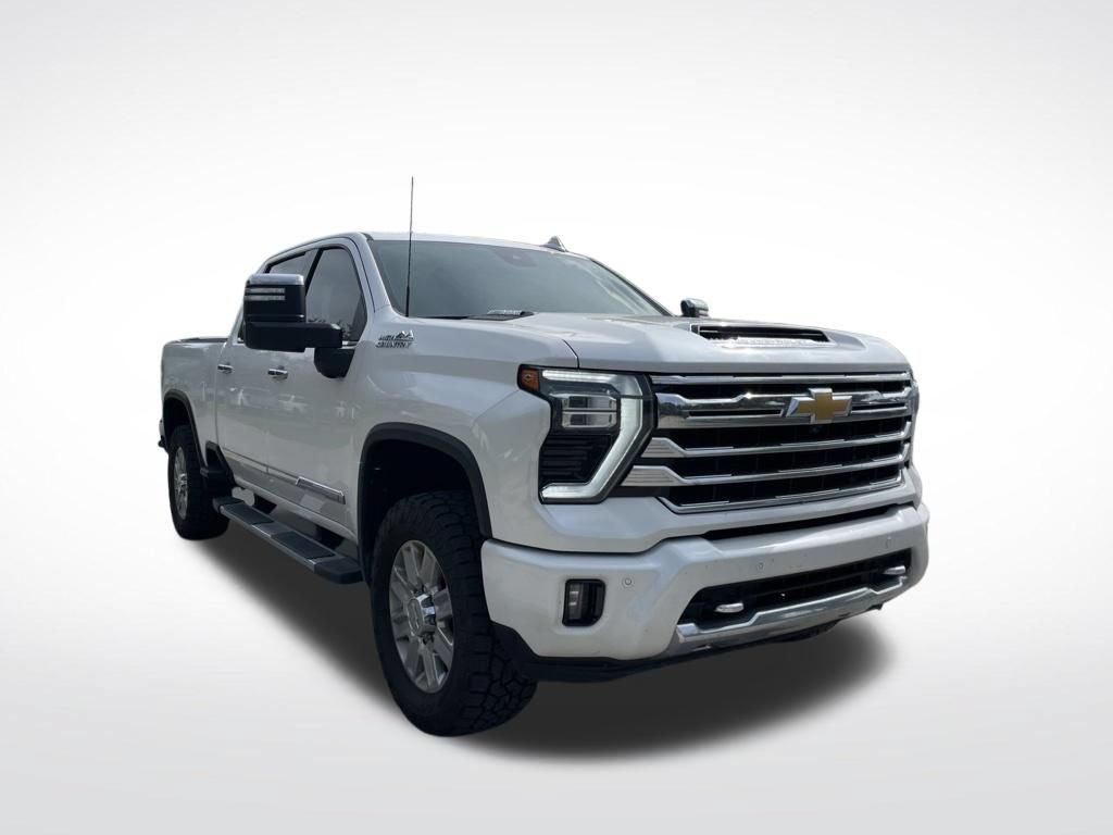 Used 2025 Chevrolet Silverado 2500 High Country w/ Technology Package AWD/4WD image 2