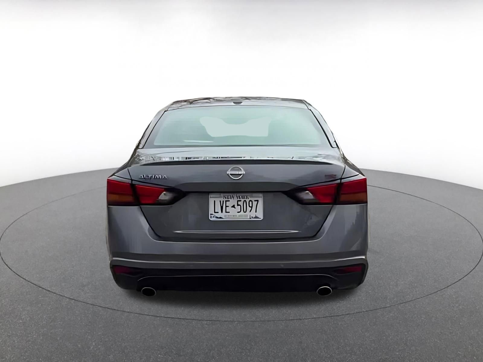 Used 2025 Nissan Altima 2.5 SR image 12