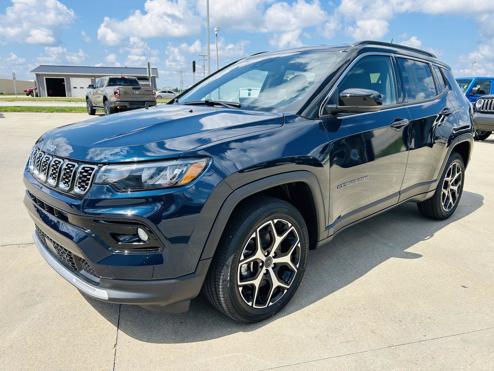 New 2026 Jeep Compass Limited AWD/4WD image 33