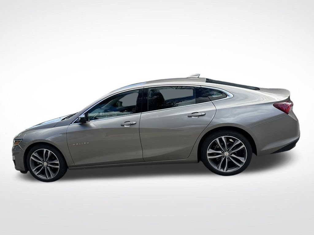 Used 2022 Chevrolet Malibu LT FWD image 2