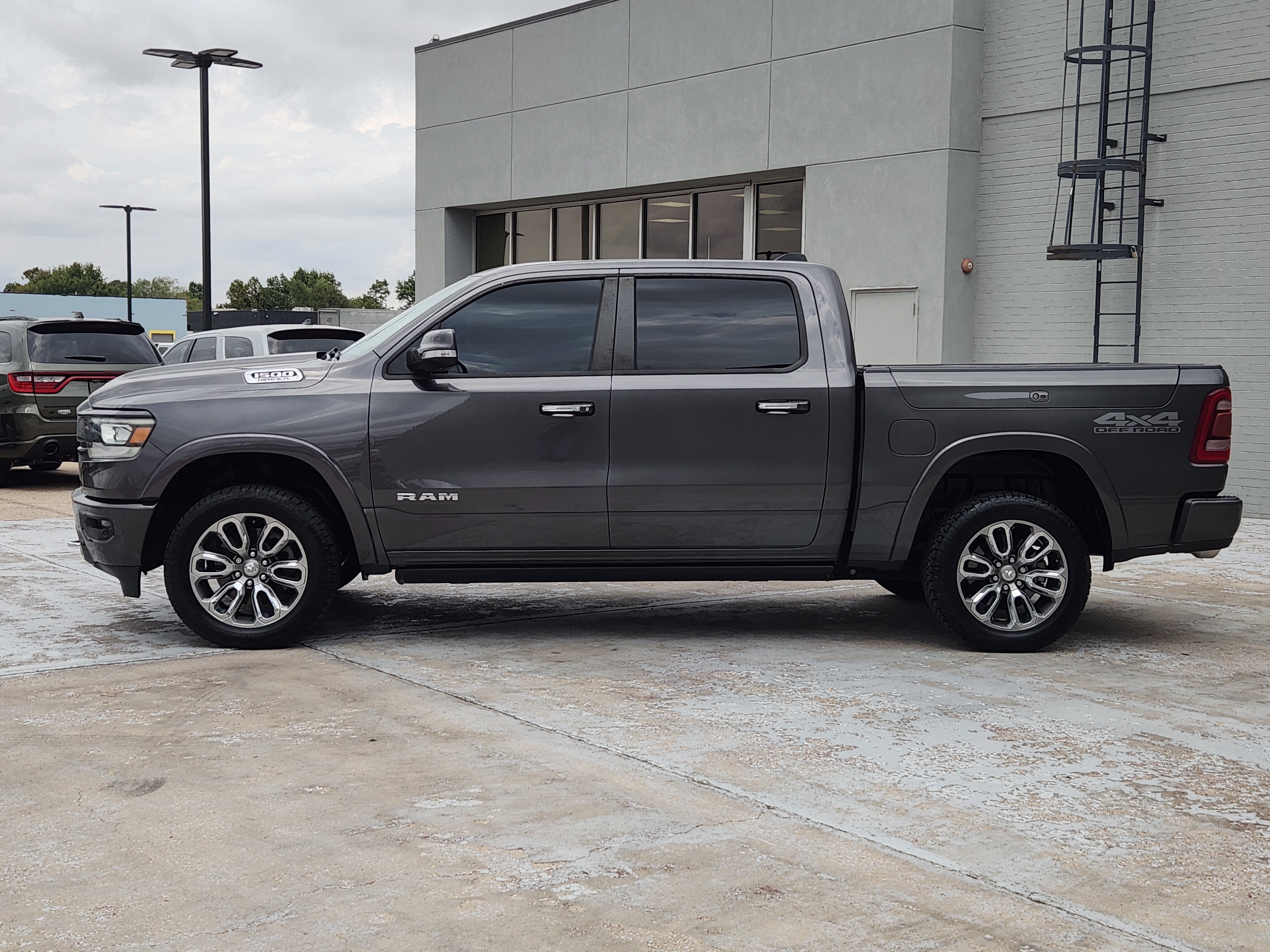 Used 2021 RAM 1500 Laramie w/ Laramie Southwest Edition AWD/4WD image 5