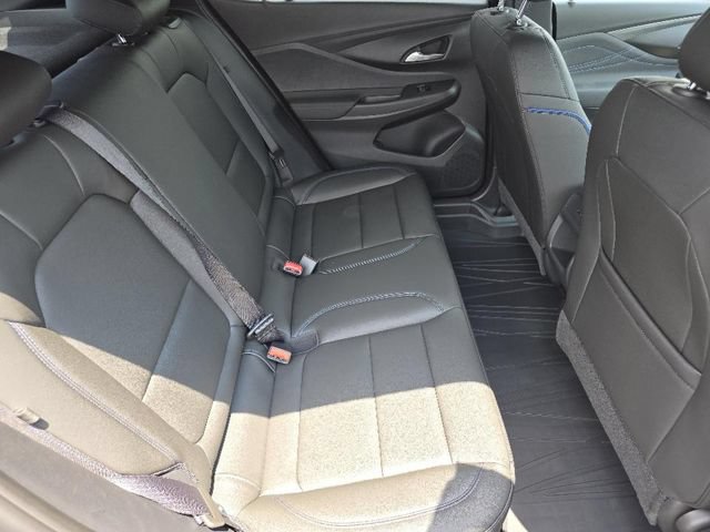 Used 2024 Buick Envista Sport Touring w/ Convenience I Package FWD image 21