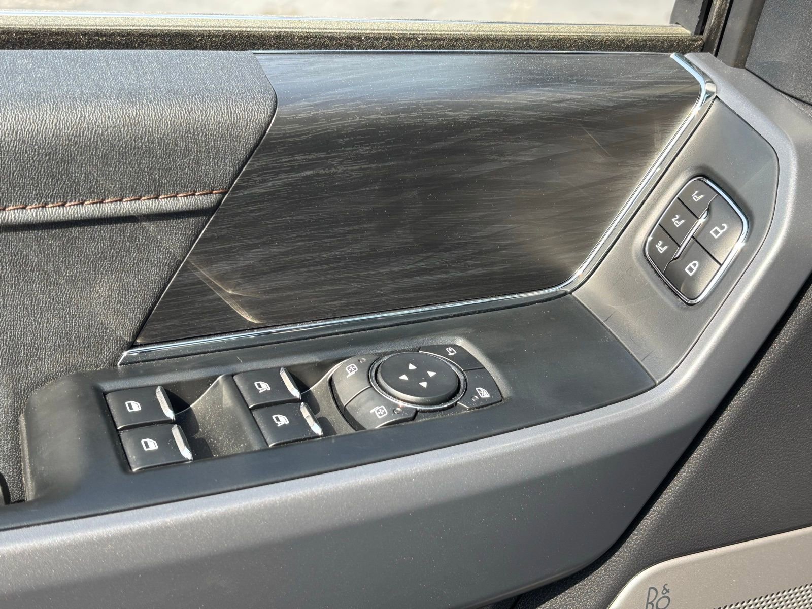 New 2025 Ford F150 Lariat w/ Equipment Group 502A High AWD/4WD image 16