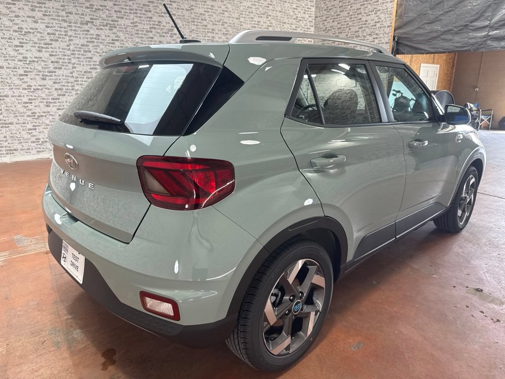 New 2026 Hyundai Venue SEL FWD image 7