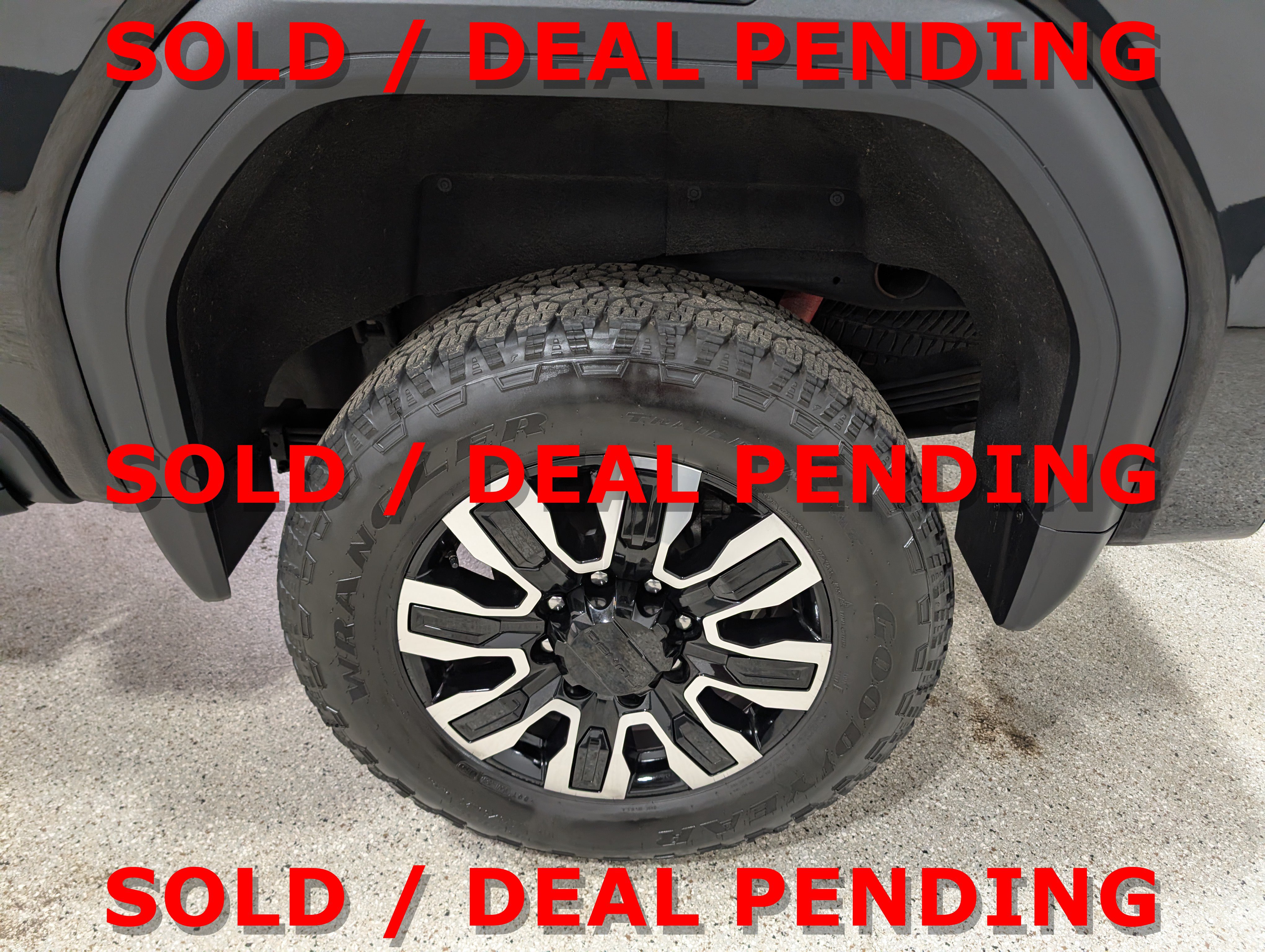 Used 2025 GMC Sierra 2500 Denali Ultimate AWD/4WD image 13