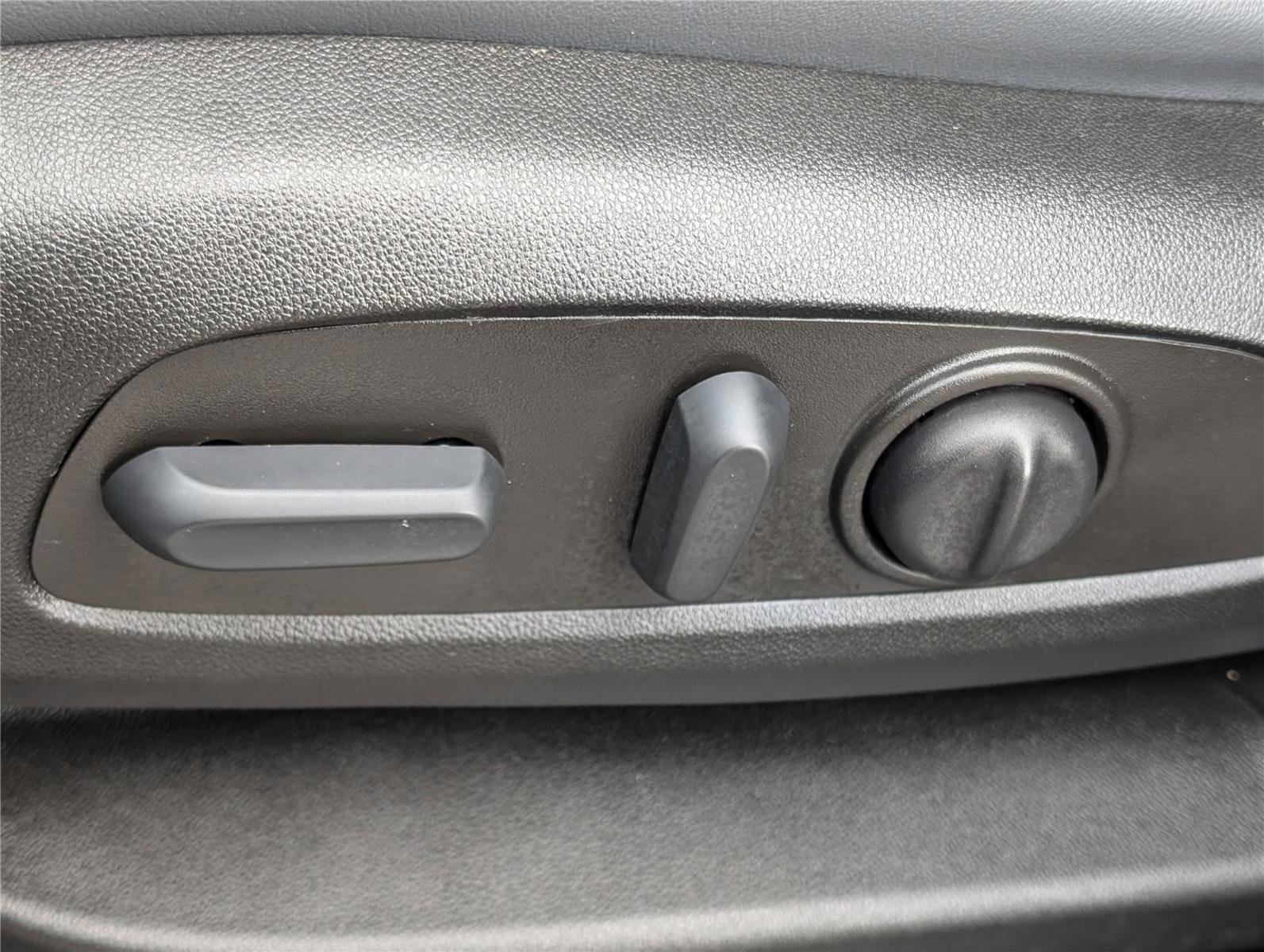 Used 2022 Buick Enclave Essence image 22