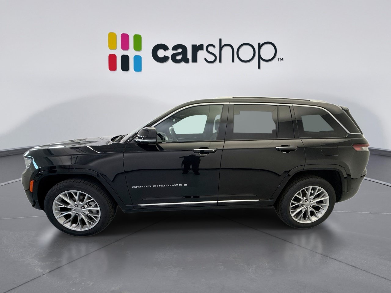 Used 2024 Jeep Grand Cherokee Summit w/ Adv Protech Group IV AWD/4WD image 2