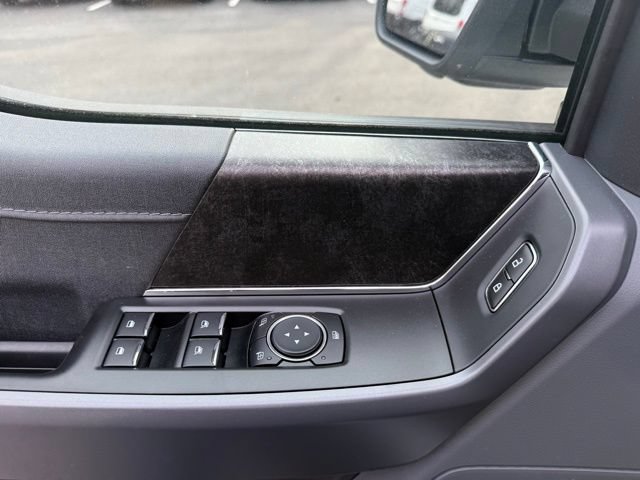 Used 2025 Ford F150 Lightning XLT AWD/4WD image 12