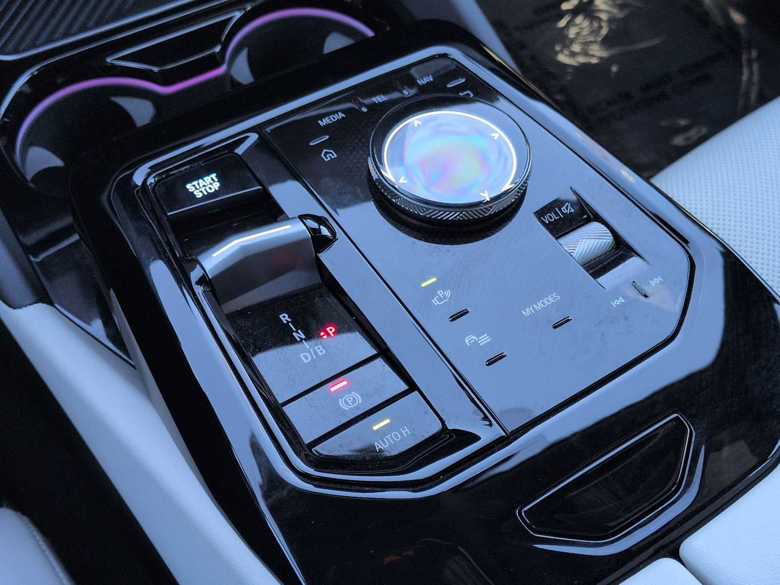 Used 2025 BMW i5 xDrive40 w/ Premium Package image 35