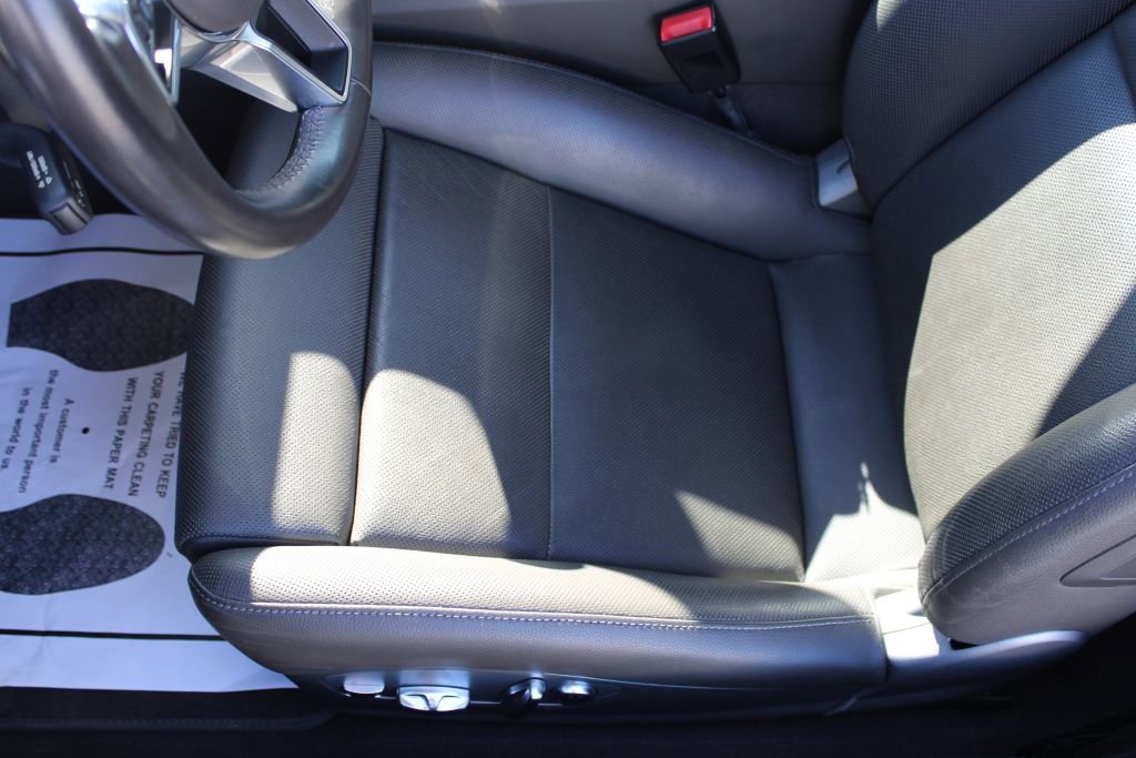 Used 2018 Porsche 718 Cayman RWD image 15