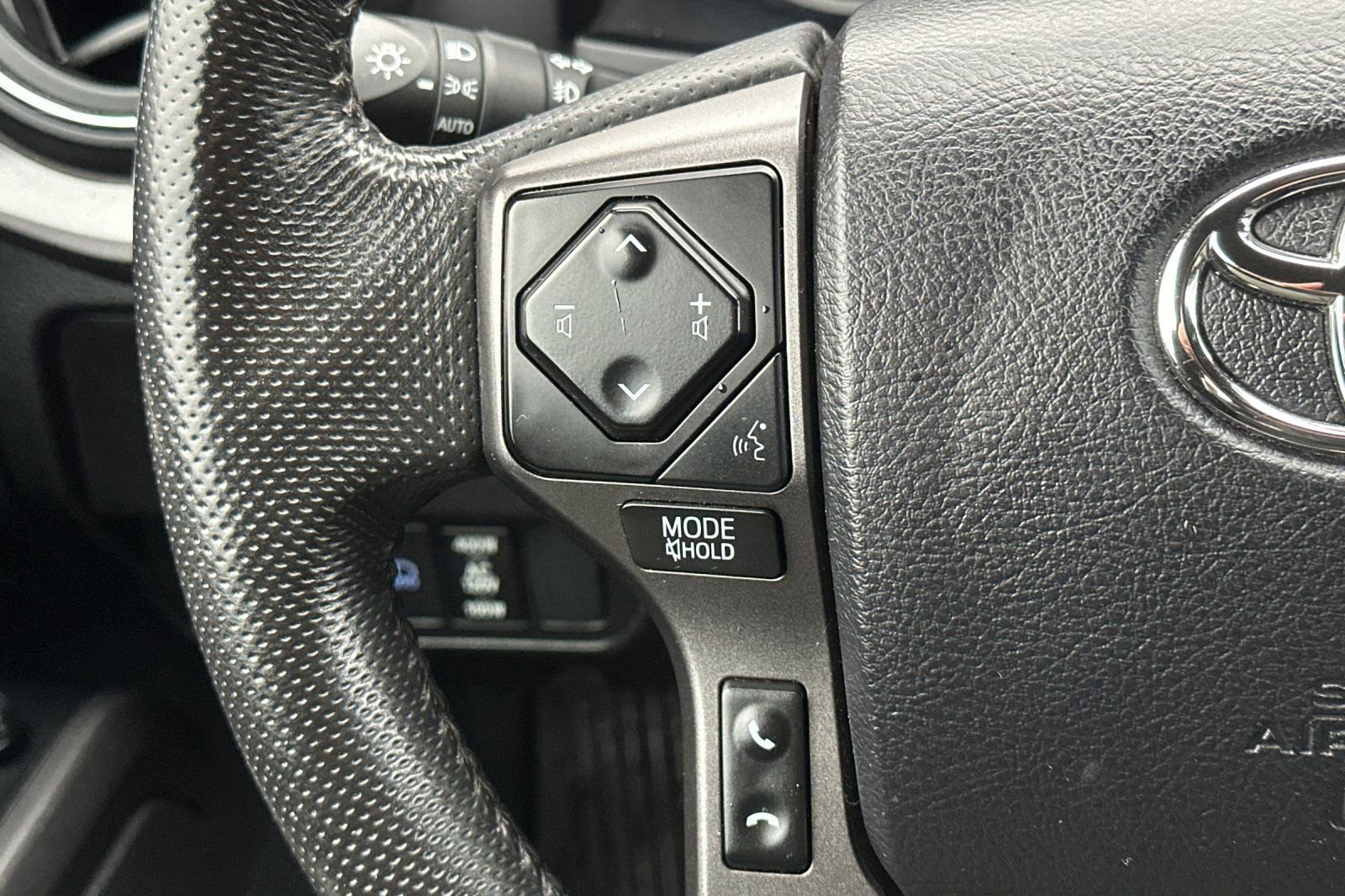 Used 2023 Toyota Tacoma TRD Sport image 25