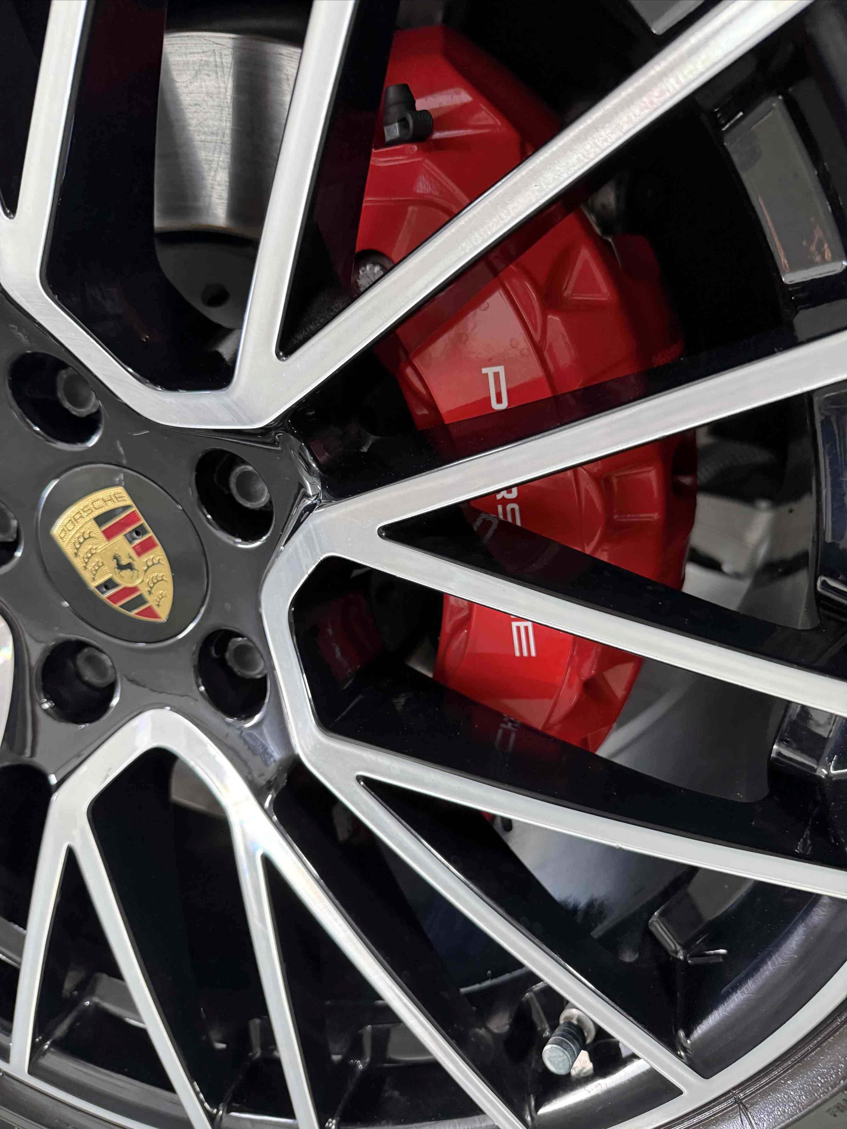 Used 2022 Porsche Cayenne GTS AWD/4WD image 39