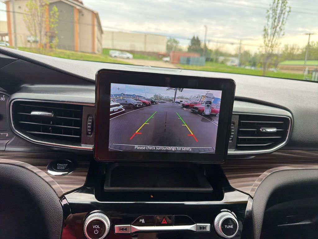 Used 2024 Ford Explorer Limited AWD/4WD image 28