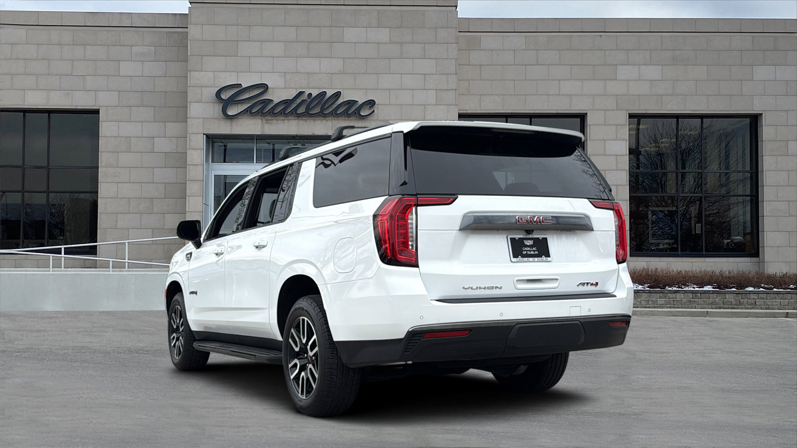 Used 2024 GMC Yukon XL AT4 image 4