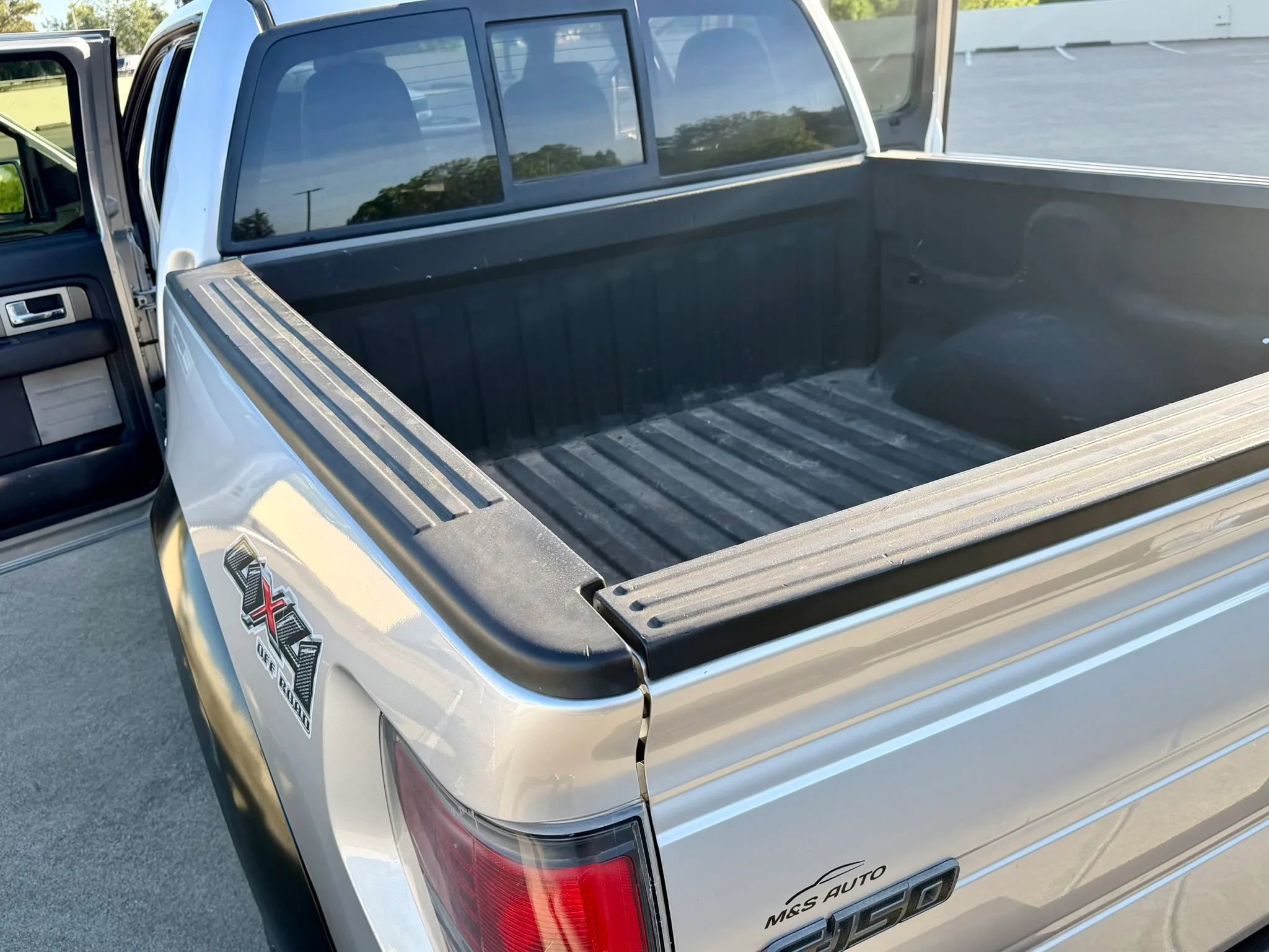 Used 2011 Ford F150 Raptor w/ Raptor Luxury Pkg AWD/4WD image 50