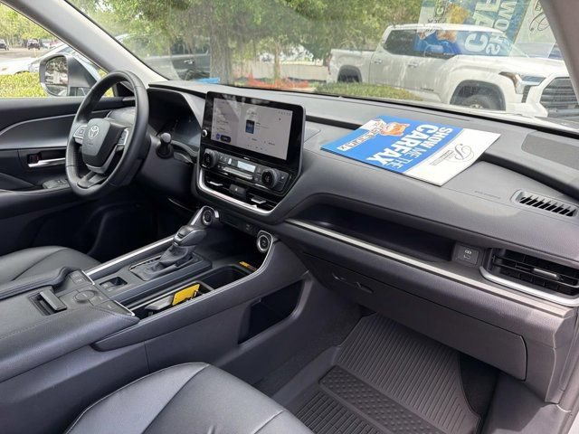 Certified 2025 Toyota Grand Highlander FWD image 18