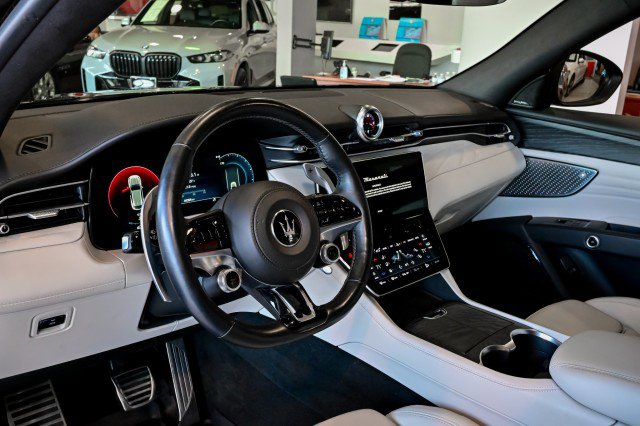 Used 2023 Maserati Grecale Modena image 14