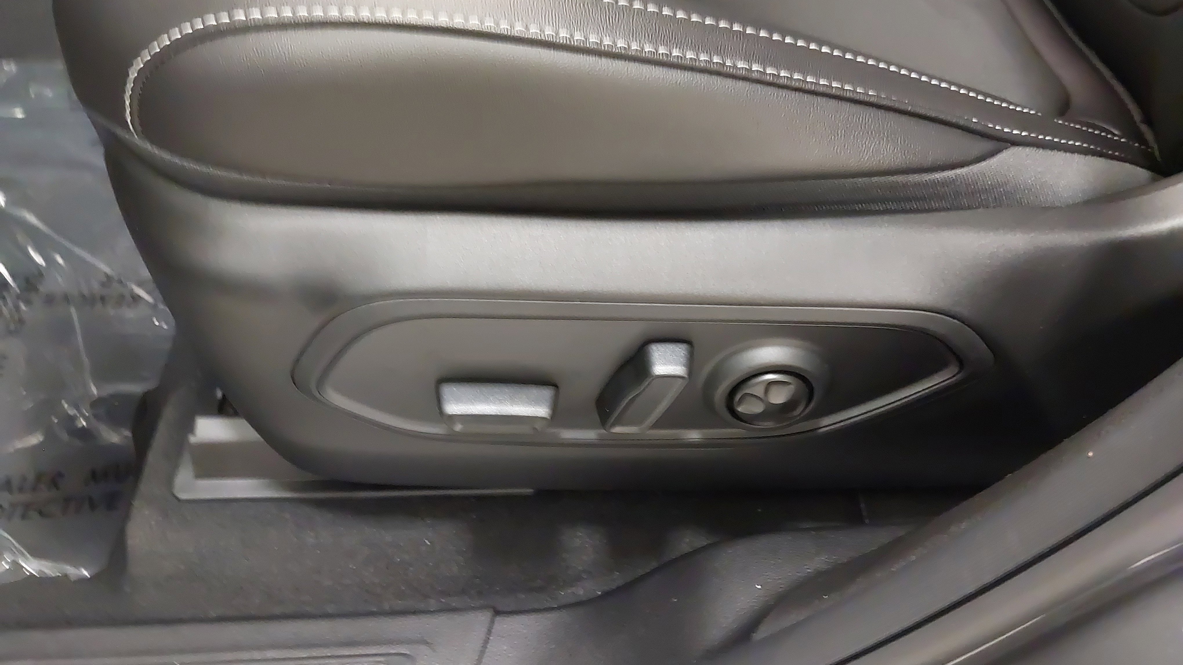 New 2025 Jeep Grand Cherokee 4WD image 37