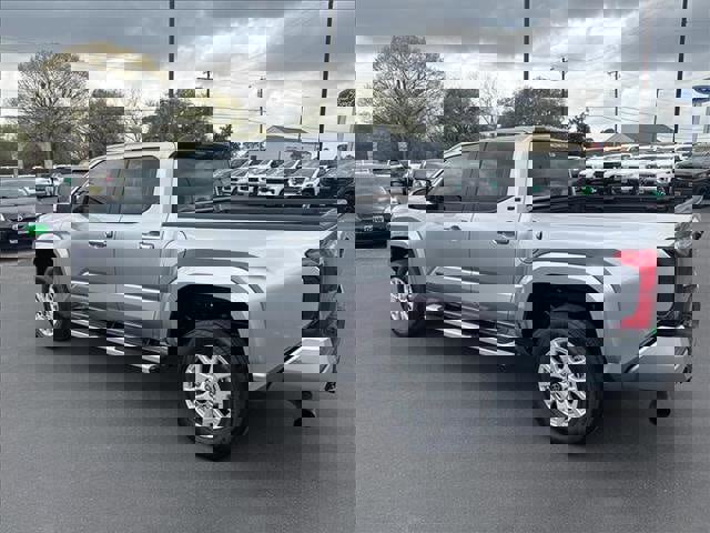 Used 2025 Toyota Tacoma SR5 image 9