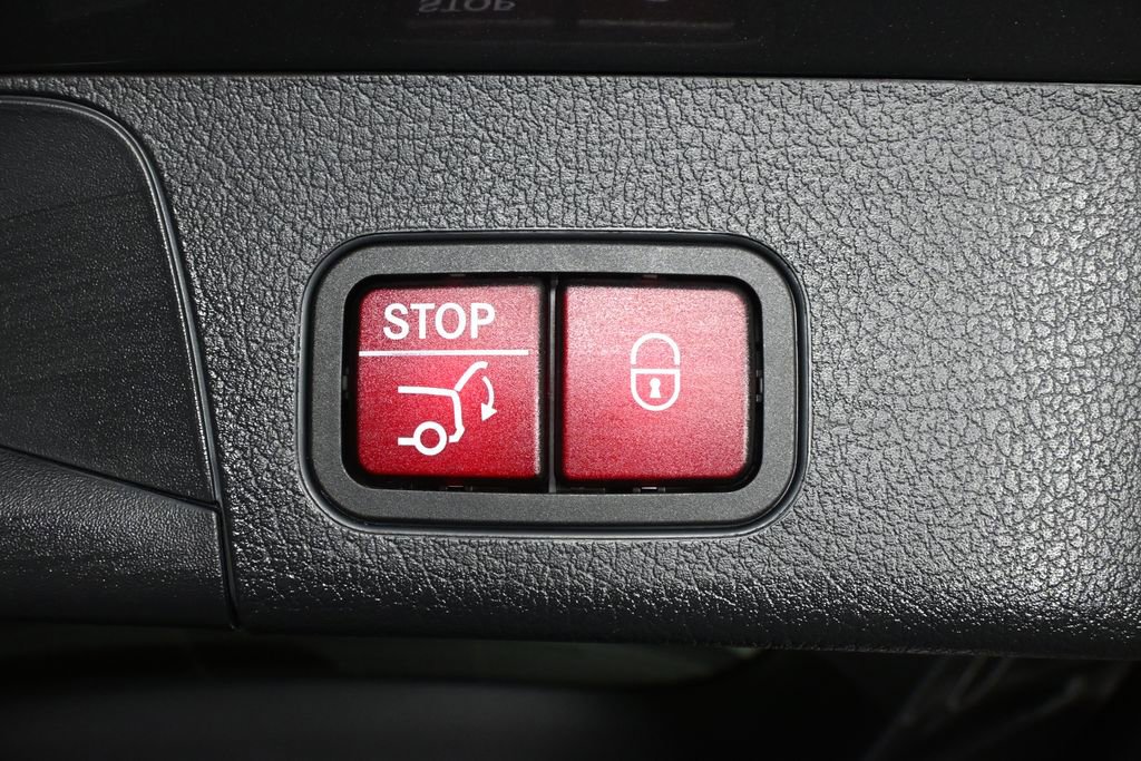 Certified 2021 Mercedes-Benz GLB 250 image 31