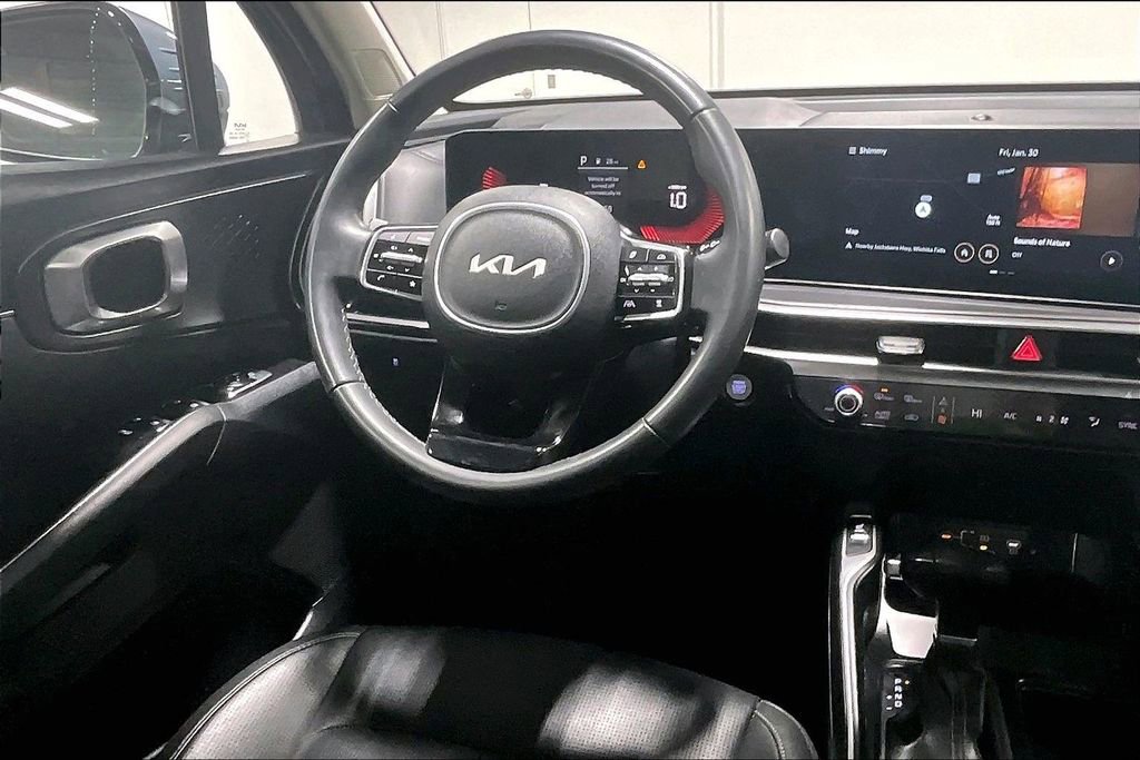 Used 2024 Kia Sorento S image 7
