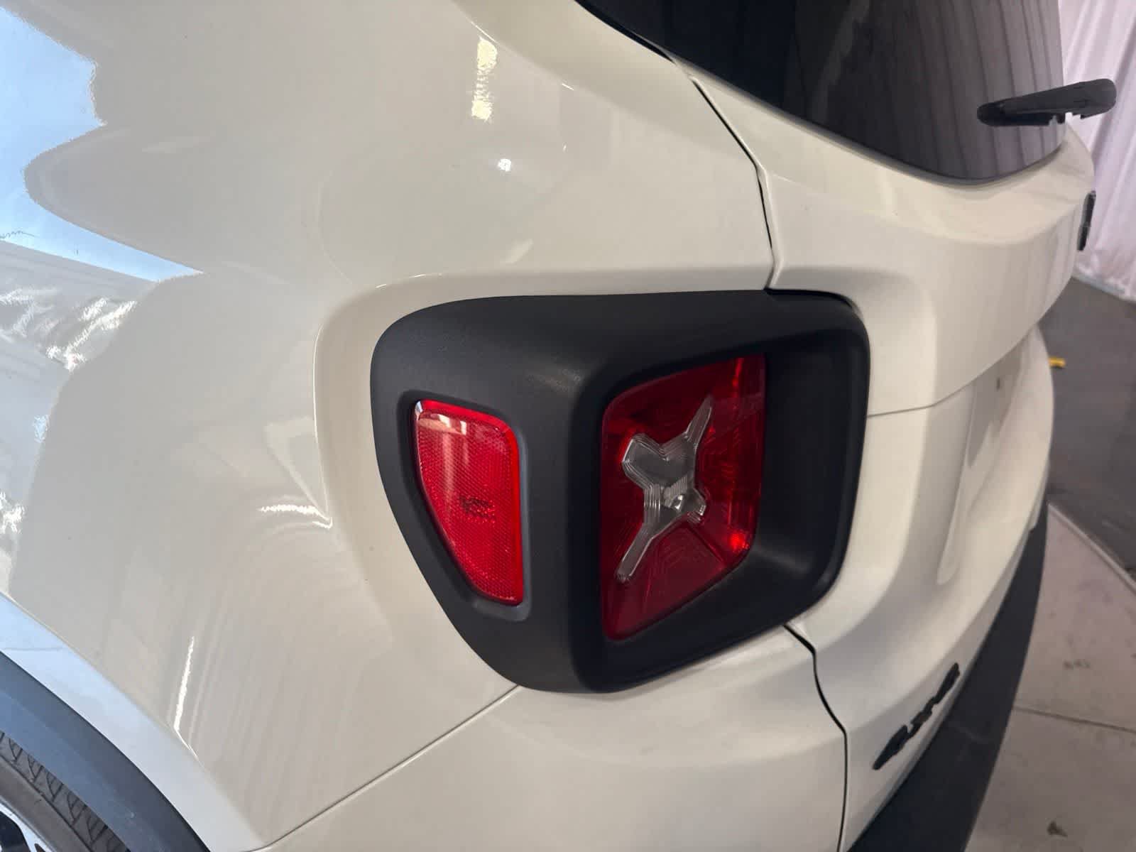 Used 2023 Jeep Renegade Trailhawk AWD/4WD image 13