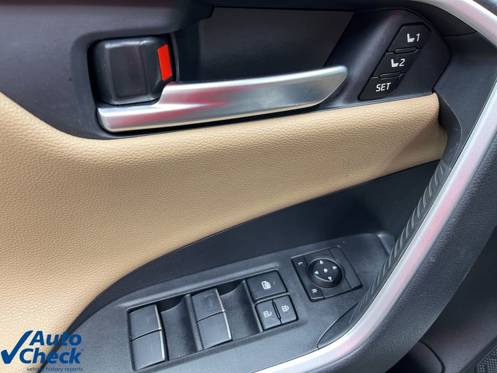 Used 2024 Toyota RAV4 Limited w/ Advanced Technology Package image 30