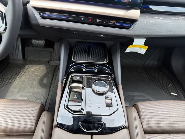 Used 2026 BMW 530i xDrive AWD/4WD image 11
