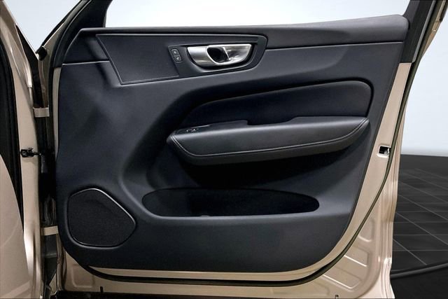 Certified 2023 Volvo XC60 B5 Plus FWD image 27