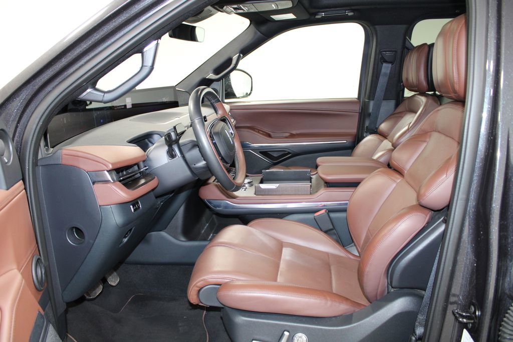 Used 2025 Lincoln Navigator Reserve AWD/4WD image 24