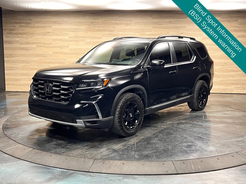 Used 2025 Honda Pilot TrailSport image 5
