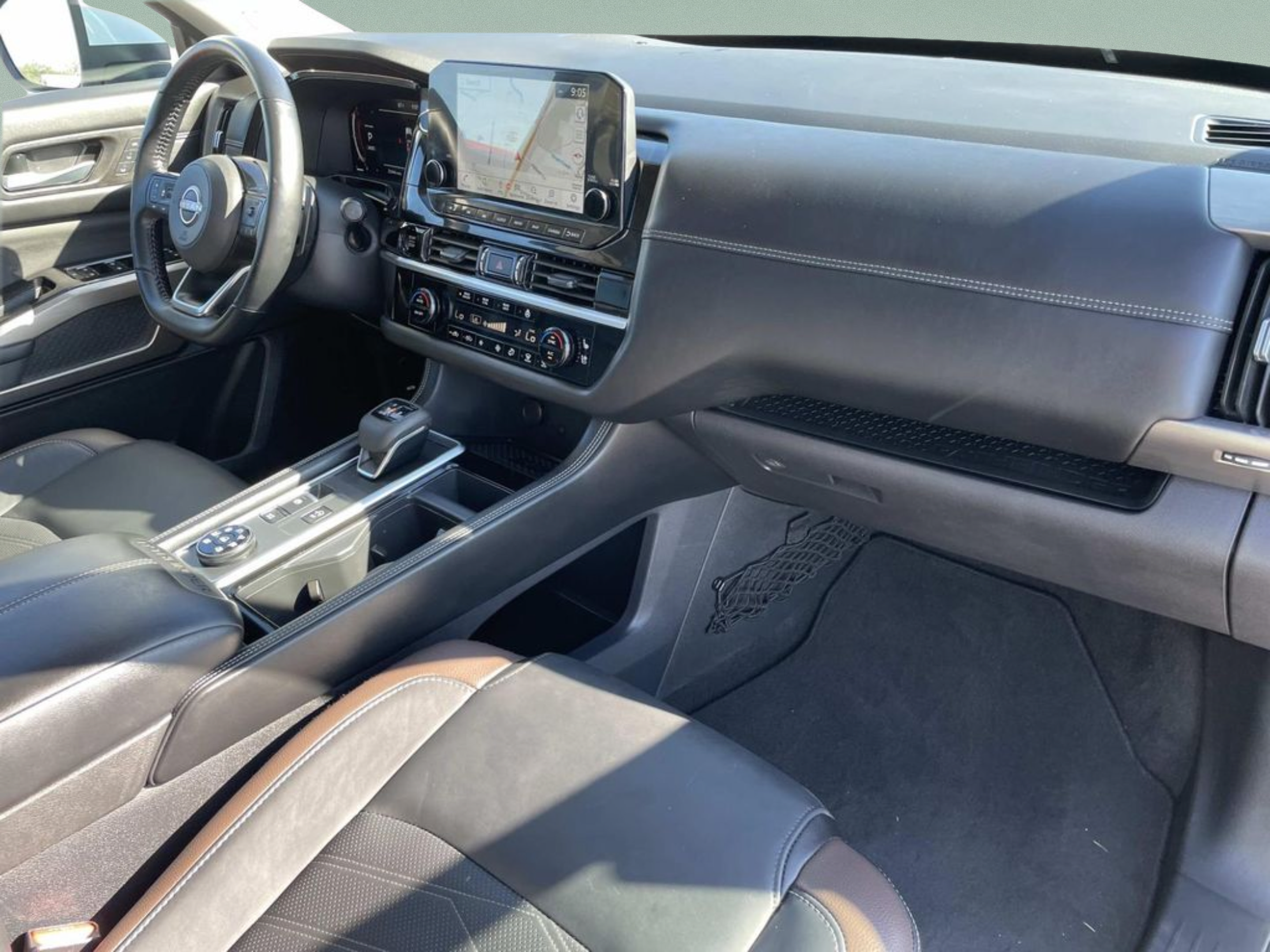 Used 2025 Nissan Pathfinder Platinum AWD/4WD image 21