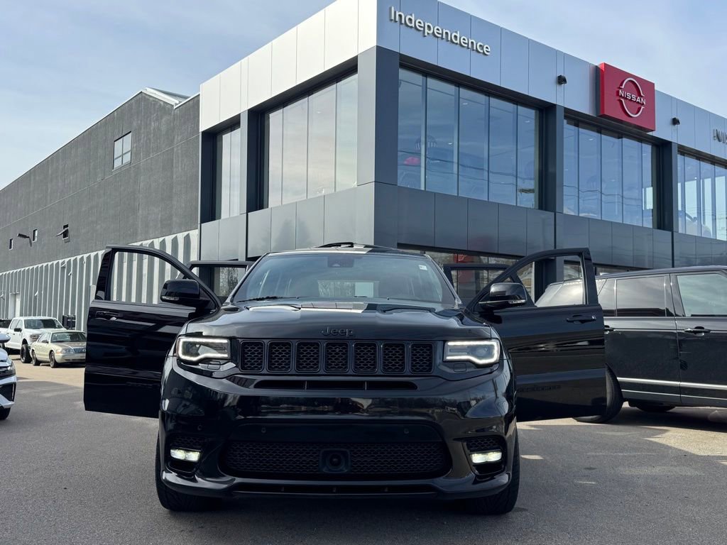 Used 2018 Jeep Grand Cherokee SRT image 19