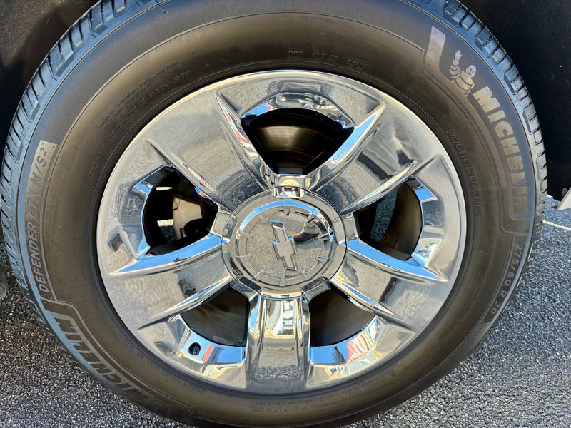 Used 2018 Chevrolet Suburban LT w/ LT Signature Package image 41