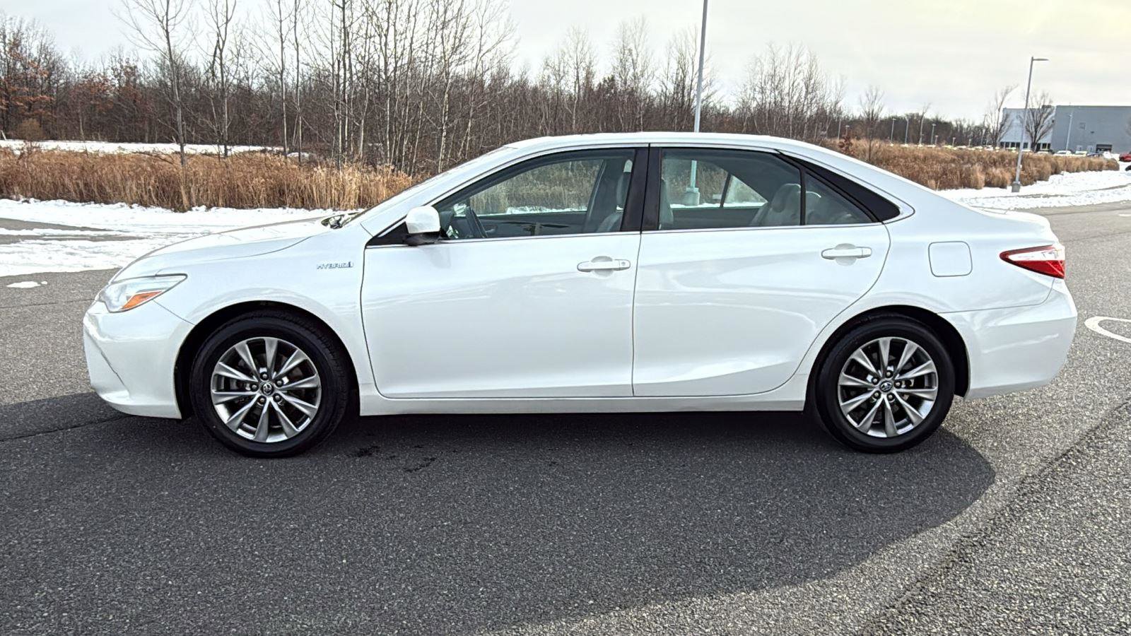 Used 2016 Toyota Camry XLE image 12
