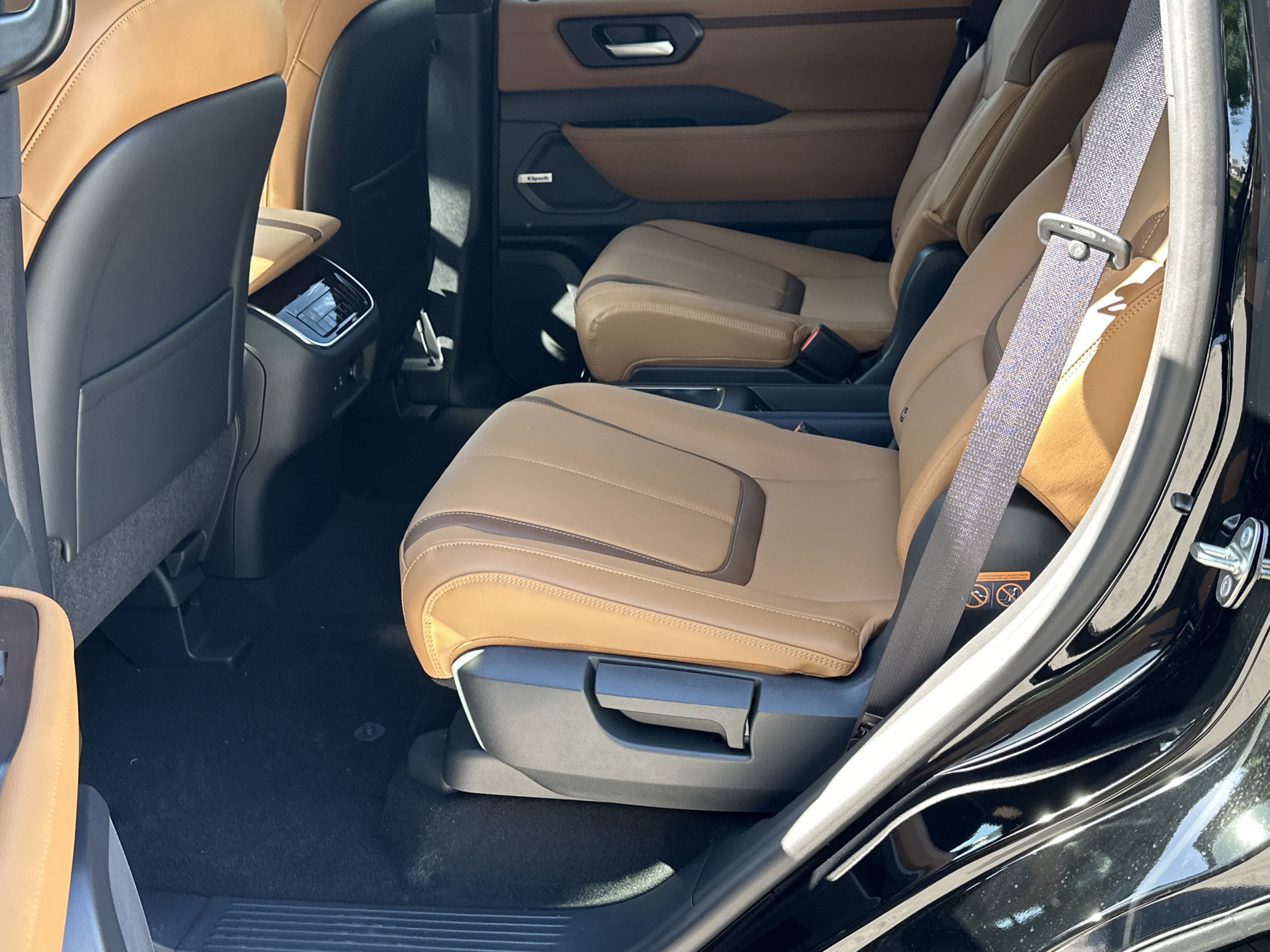 New 2025 Nissan Armada SL w/ Captain's Chari Seat Package image 21