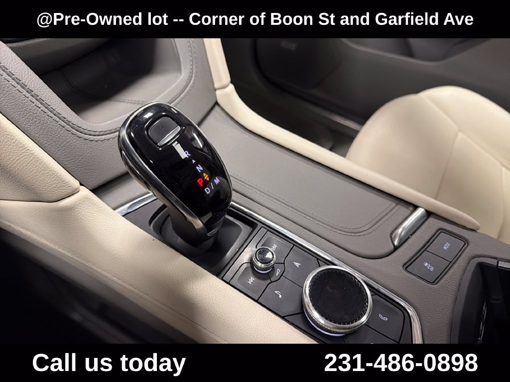Used 2022 Cadillac XT5 Premium Luxury w/ LPO, Floor Liner Package AWD/4WD image 25