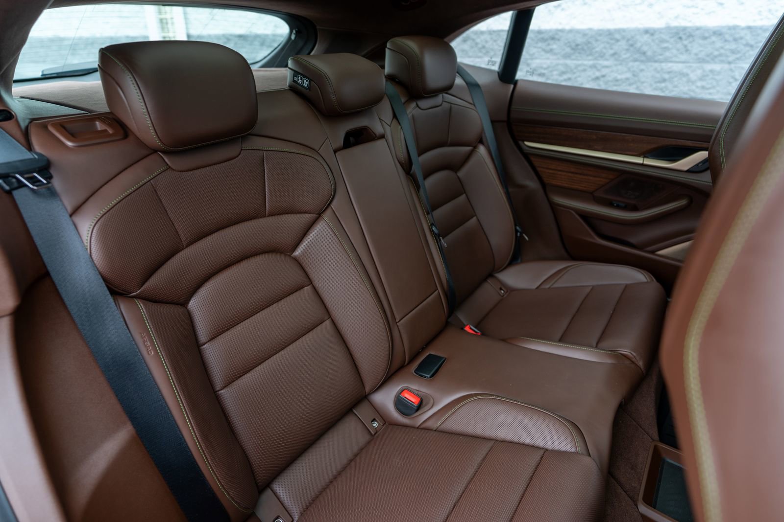 Used 2024 Porsche Taycan GTS image 41