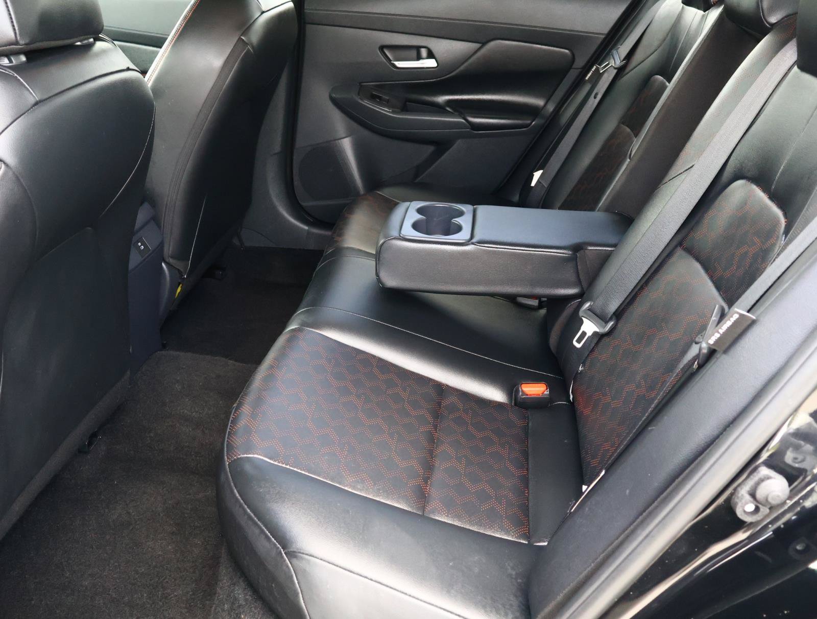 Used 2026 Nissan Sentra SR w/ SR Premium Package FWD image 19