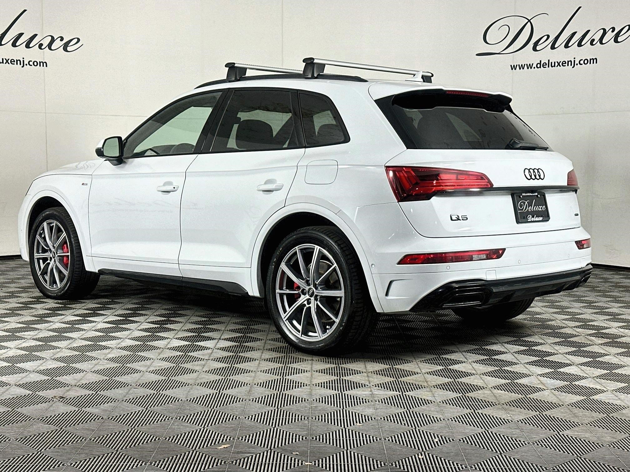 Used 2024 Audi Q5 e Prestige w/ Prestige Package AWD/4WD image 4