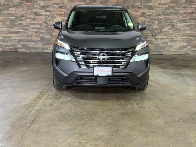 Certified 2025 Nissan Rogue SV image 2