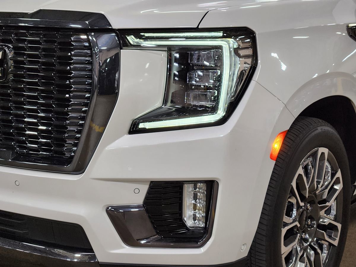 Used 2024 GMC Yukon XL Denali Ultimate AWD/4WD image 14