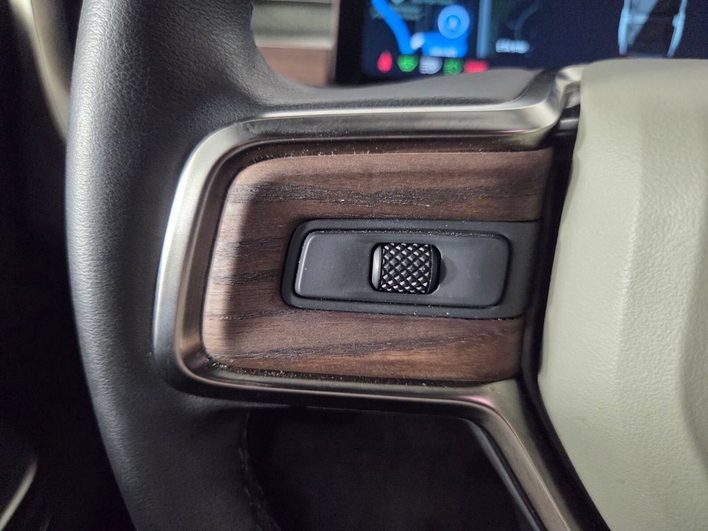 Used 2024 Rivian R1S Adventure AWD/4WD image 17